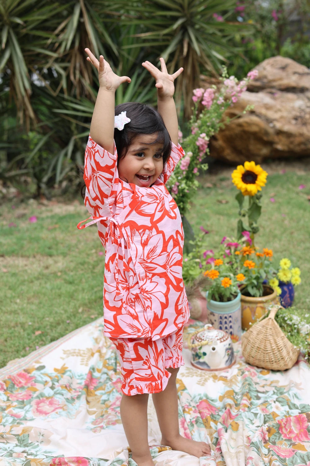 CARNATION KIMONO SET